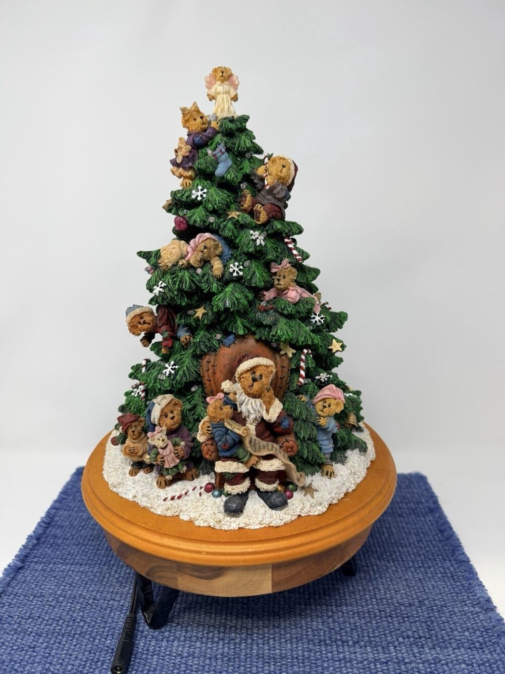 Danbury Mint BOYDS BEARS The Christmas Tree Lighted 13" tall, 10+" wide
